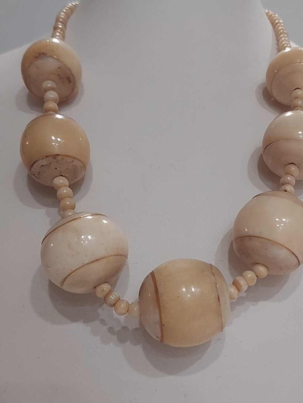 Beige Cream Round Bead Bovine Necklace